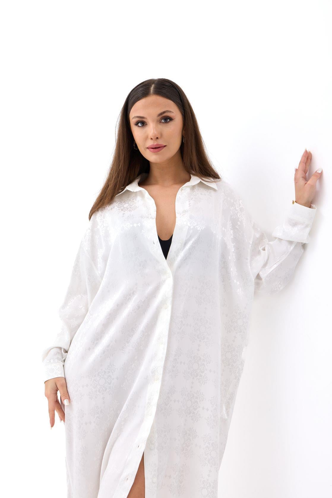 White Long-Sleeved Shirt Dress with Embossed Pattern - Fame - by Peralane - photo 4