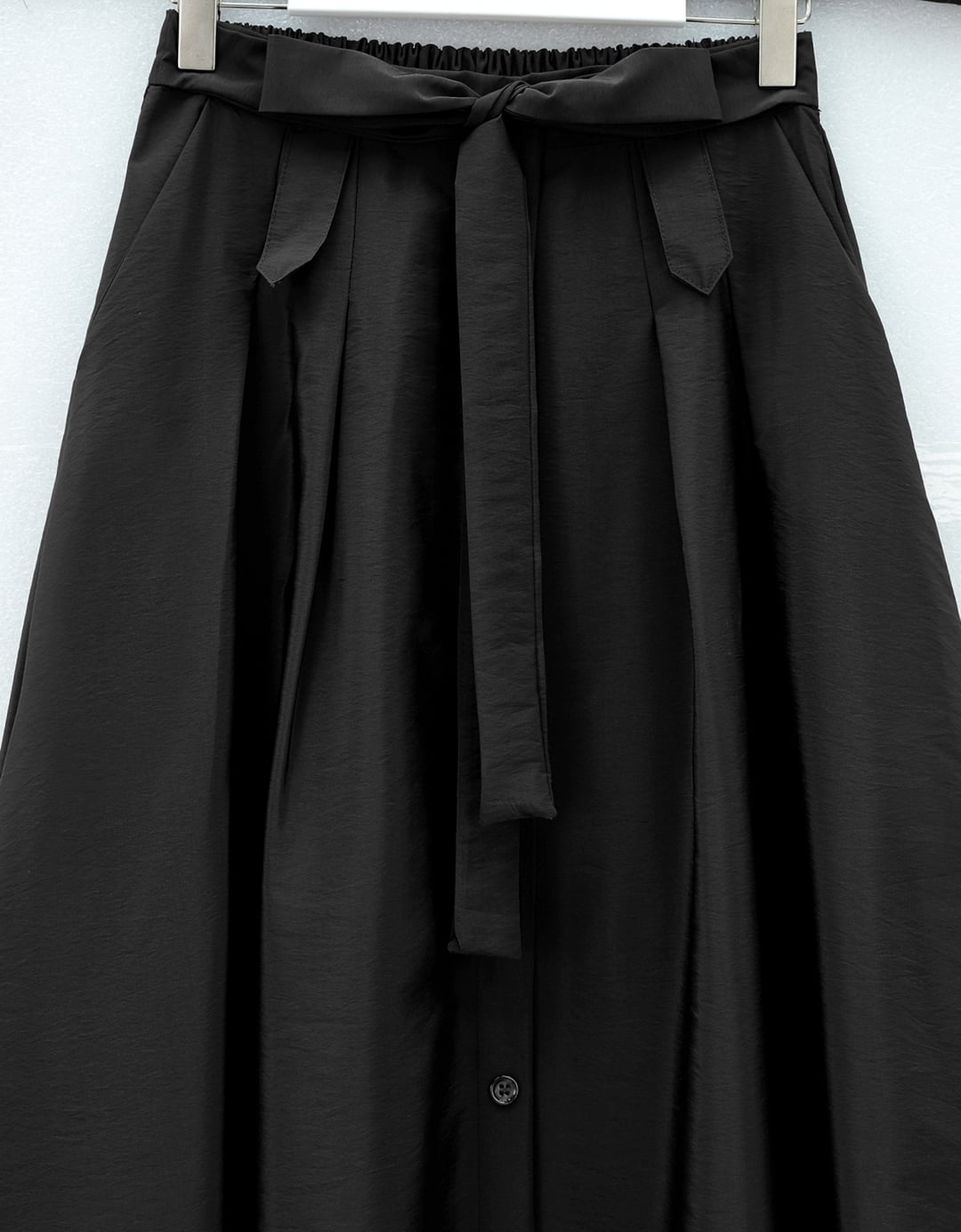 Button-Front Tie-Waist Parachute Skirt - Black - Podyumplus - by Peralane - photo 5