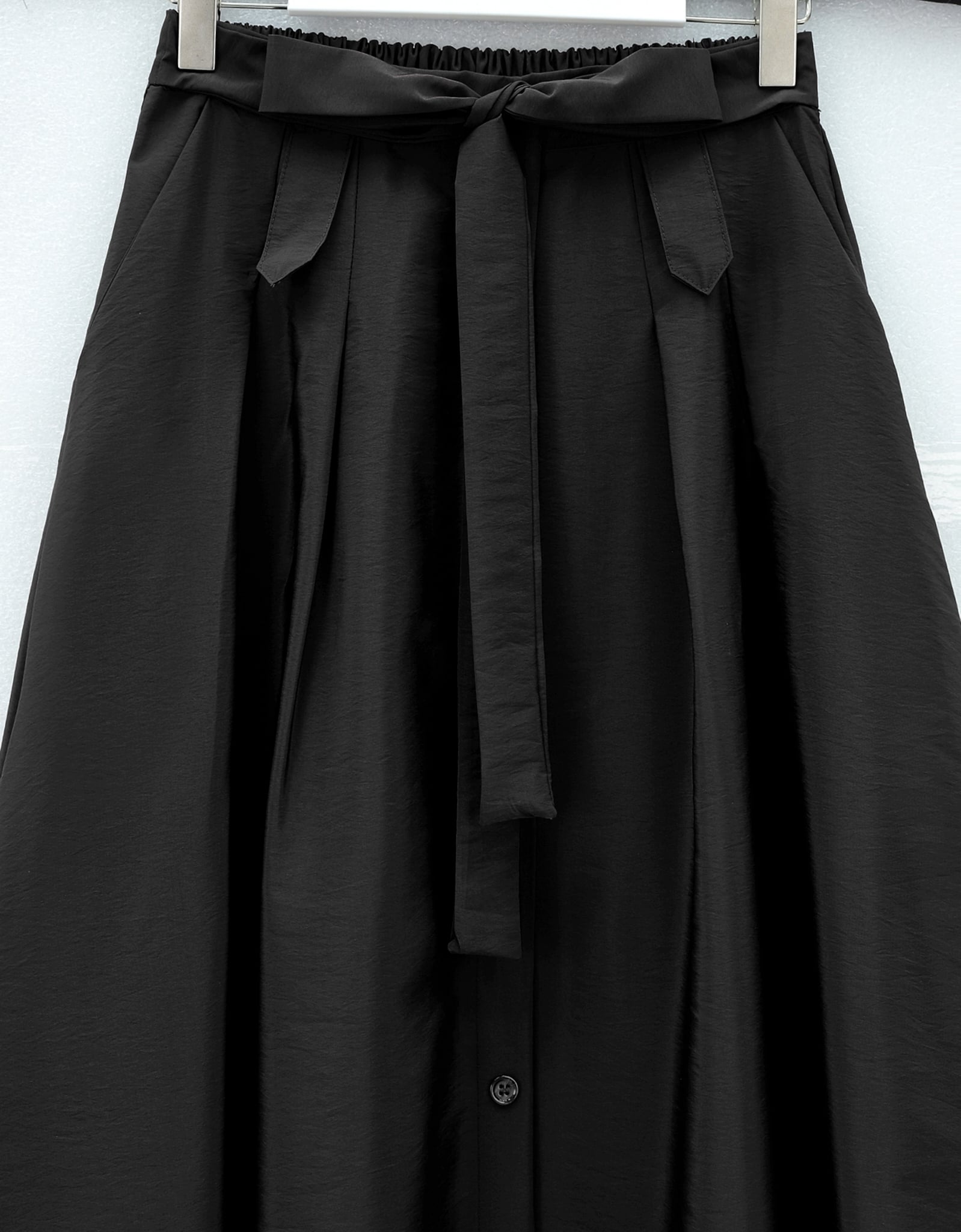 Button-Front Tie-Waist Parachute Skirt - Black - Podyumplus - by Peralane - photo 5