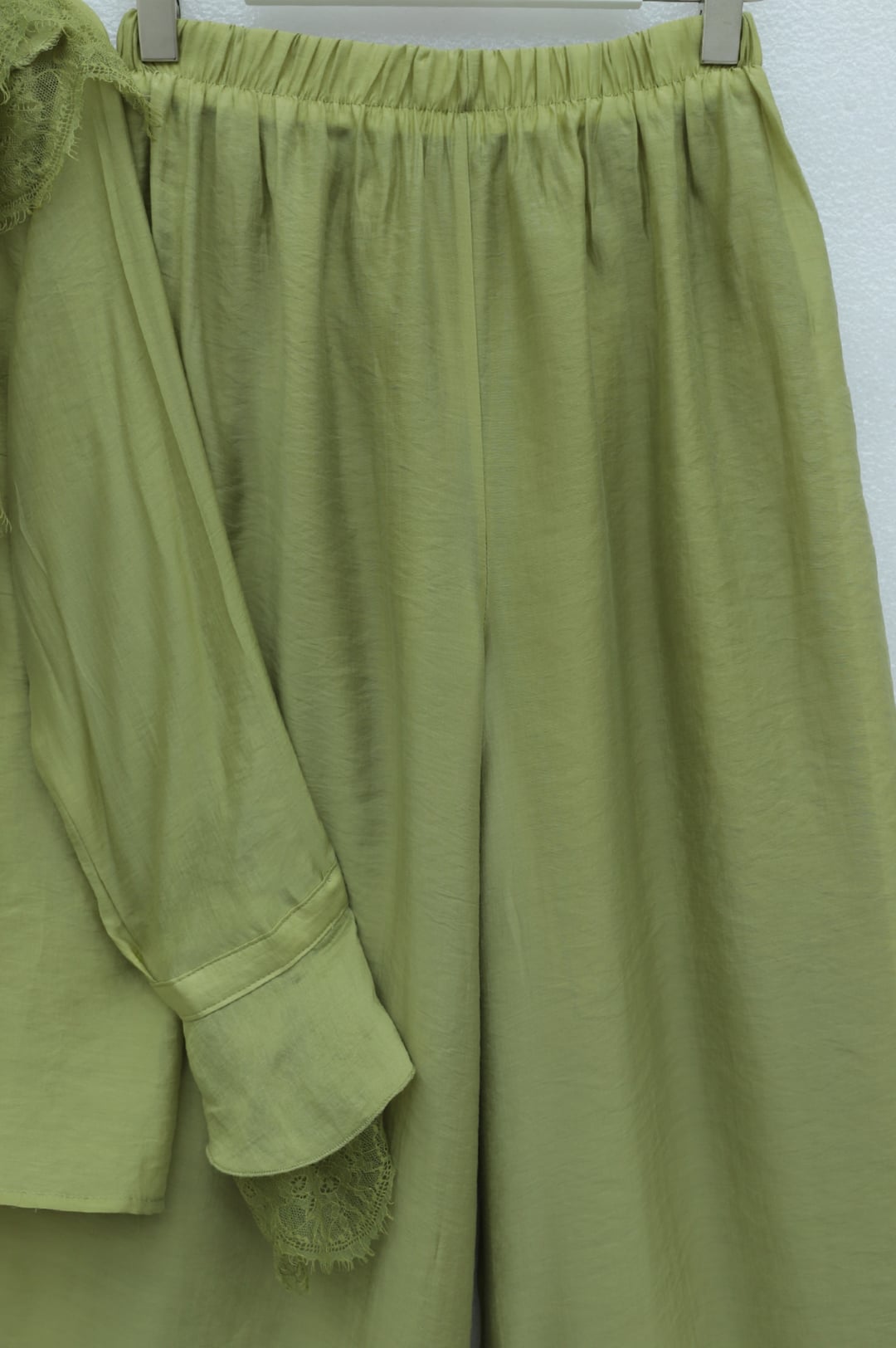 Ruffled Lace-Trimmed Blouse and Wide-Leg Trousers Set in Olive Green - Podyumplus - by Peralane - photo 7