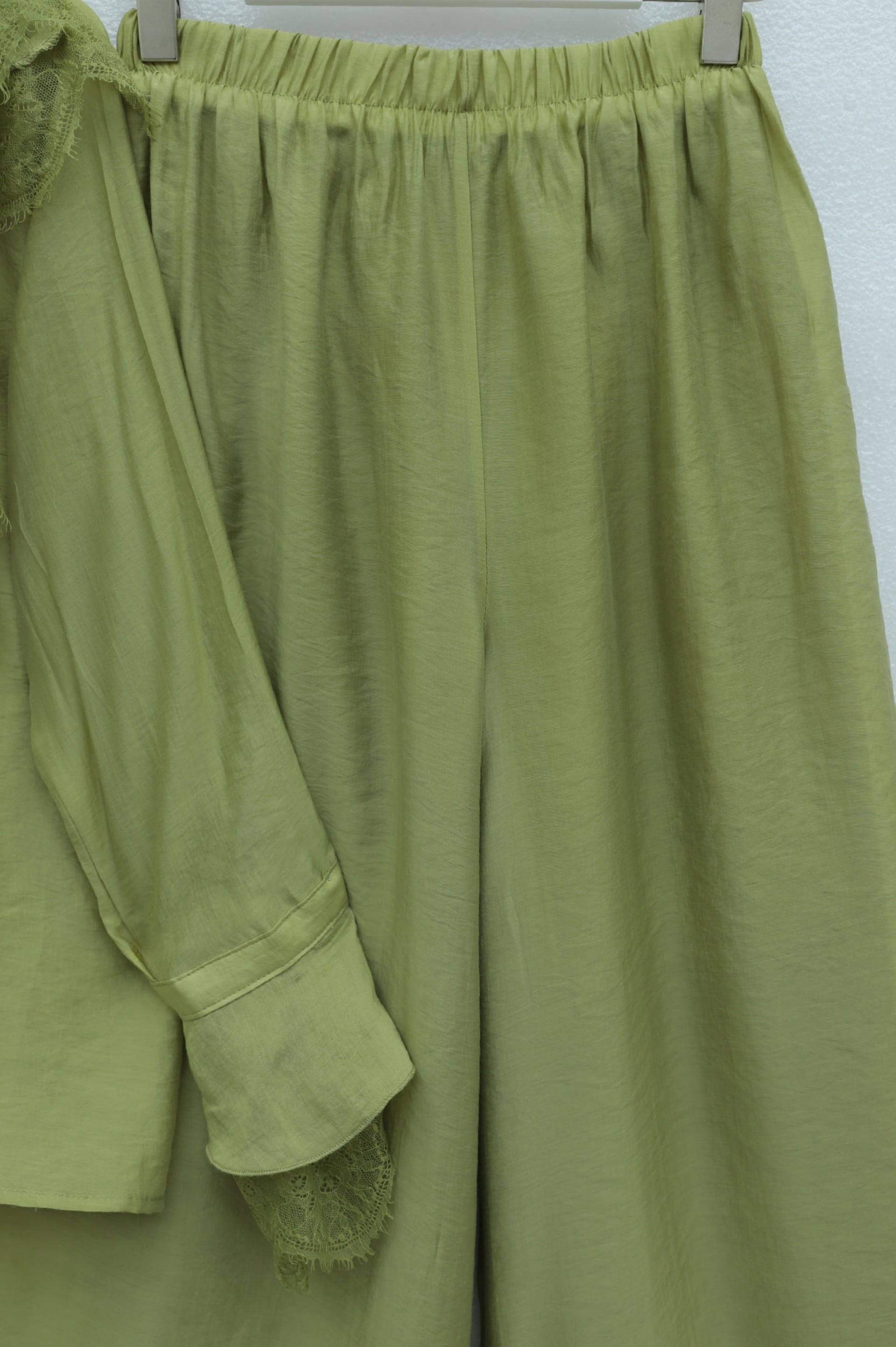 Ruffled Lace-Trimmed Blouse and Wide-Leg Trousers Set in Olive Green - Podyumplus - by Peralane - photo 7