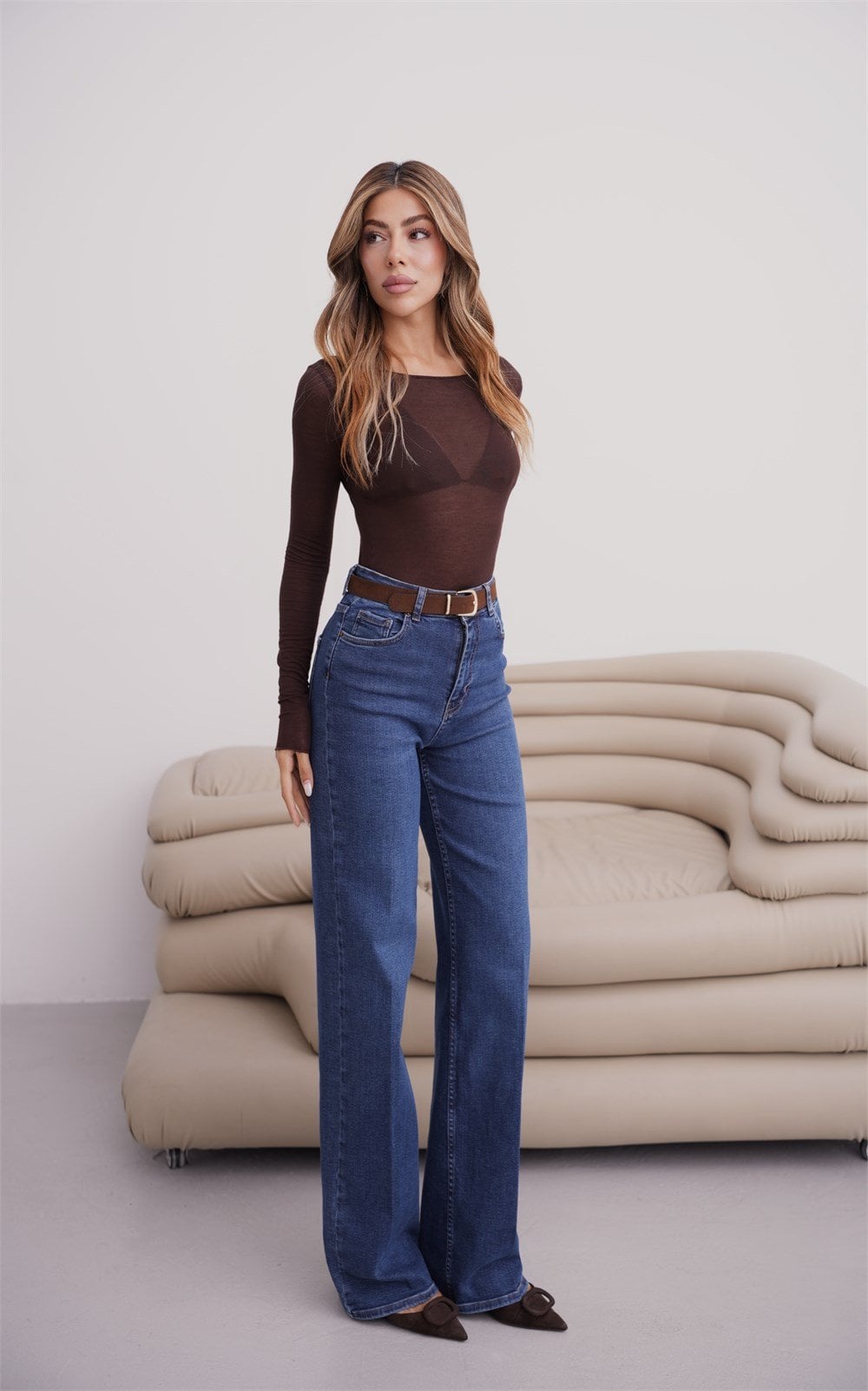High Waist Wide Leg Jeans with Belt Detail in Dark Blue - Lacarino Jeans - by Peralane - photo 2
