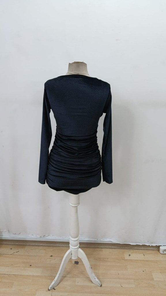 Women's Long-Sleeved Cross-Neck Mini Velvet Dress - Janes - by Peralane - photo 5