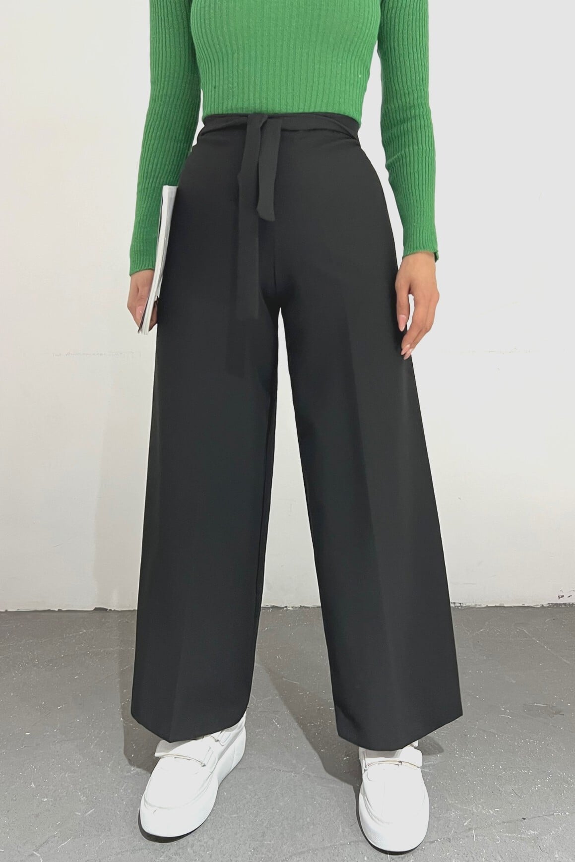 Black Wide-Leg High-Waist Trousers with Self-Tie Belt - Podyumplus - by Peralane - photo 6