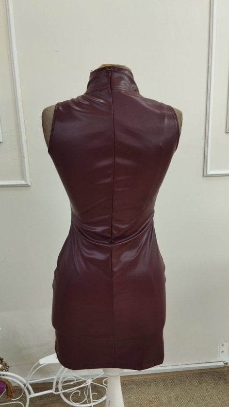 Women's Sleeveless Mock-Neck Mini Faux Leather Dress in Burgundy - Janes - by Peralane - photo 8