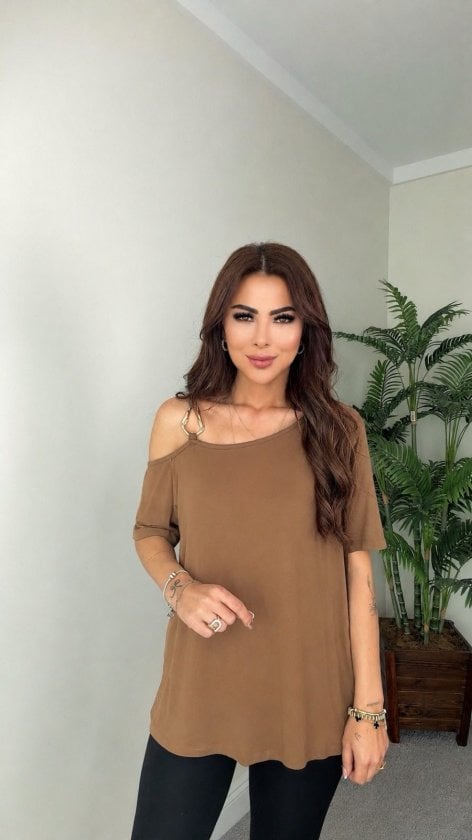 Women's Short-Sleeved One-Shoulder Ring Detail Viscose Blouse - Janes - by Peralane - photo 3
