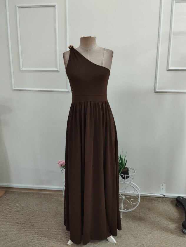 Women's One-Shoulder Maxi Dress with Gold-Tone Strap Detail and Side Slit - Janes - by Peralane - photo 6