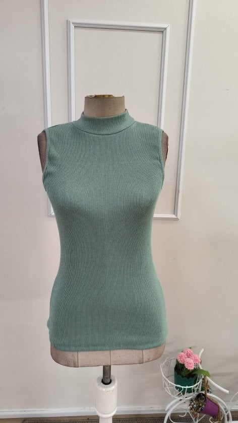 Women's Sleeveless Mock Neck Ribbed Knit Top - Janes - by Peralane - photo 5
