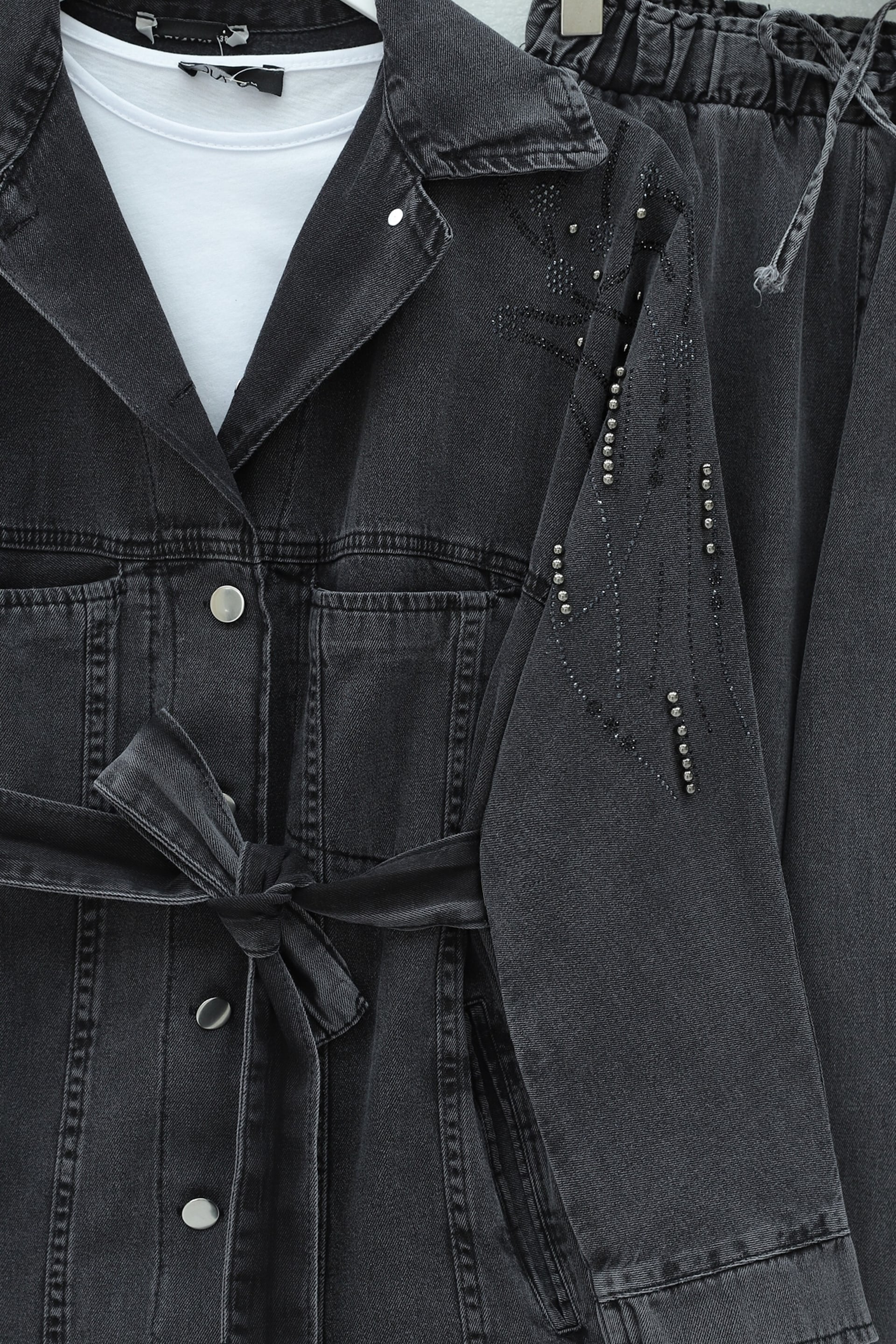 Pocketed Front Button Tie Waist Stone Embellished Denim Suit - Anthracite - Podyumplus - by Peralane - photo 4