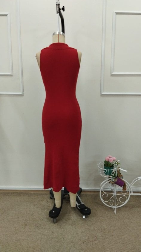 Women's Sleeveless V-Neck Long Ribbed Knit Dress in Red - Janes - by Peralane - photo 6