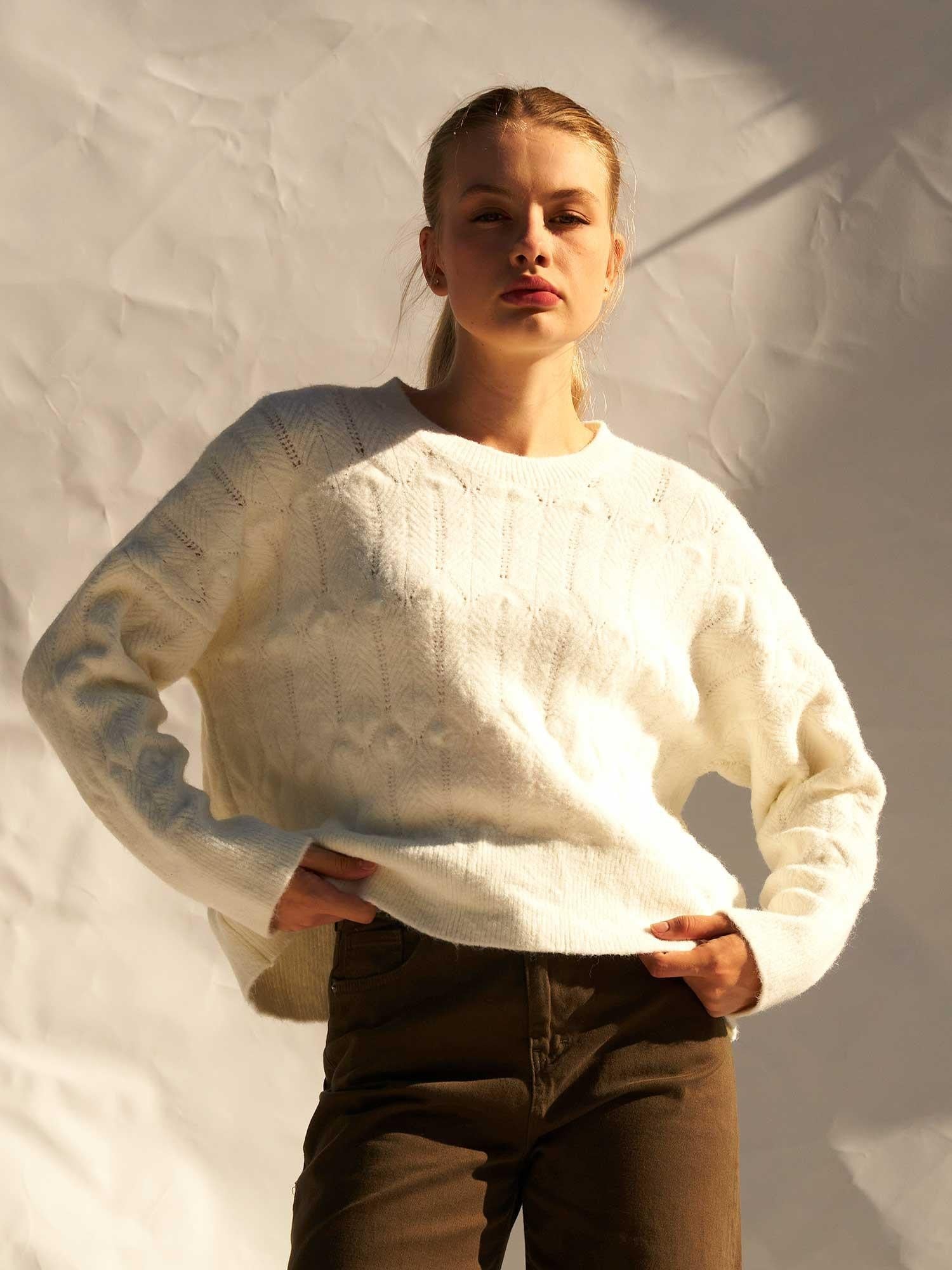 Off-White Oversized Crew Neck Knit Sweater with Diamond Pattern - Lefon - by Peralane - photo 4