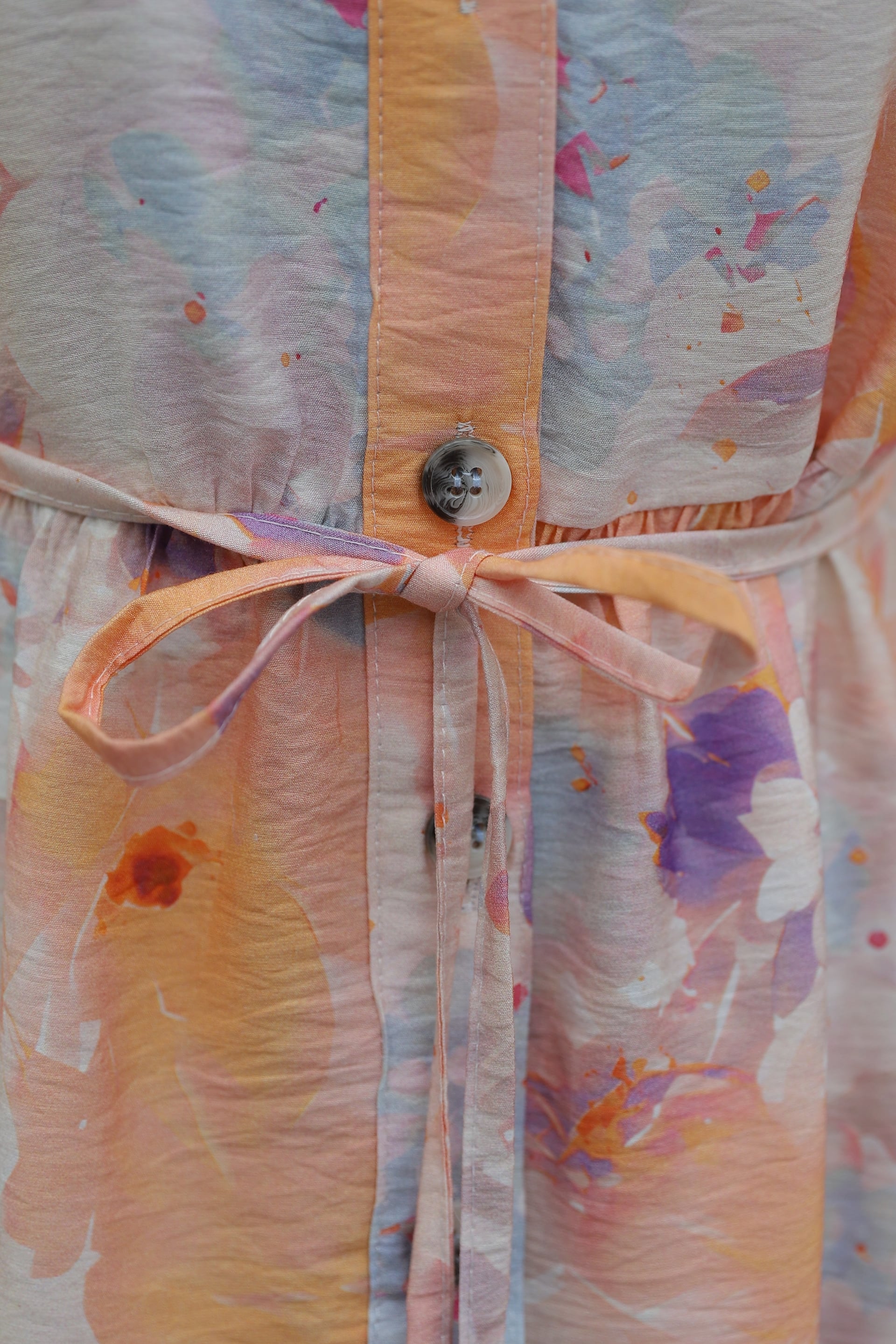 Women's Collared Button-Front Tiered Floral Maxi Dress with Elasticated Cuffs - Salmon Pink - Podyumplus - by Peralane - photo 9
