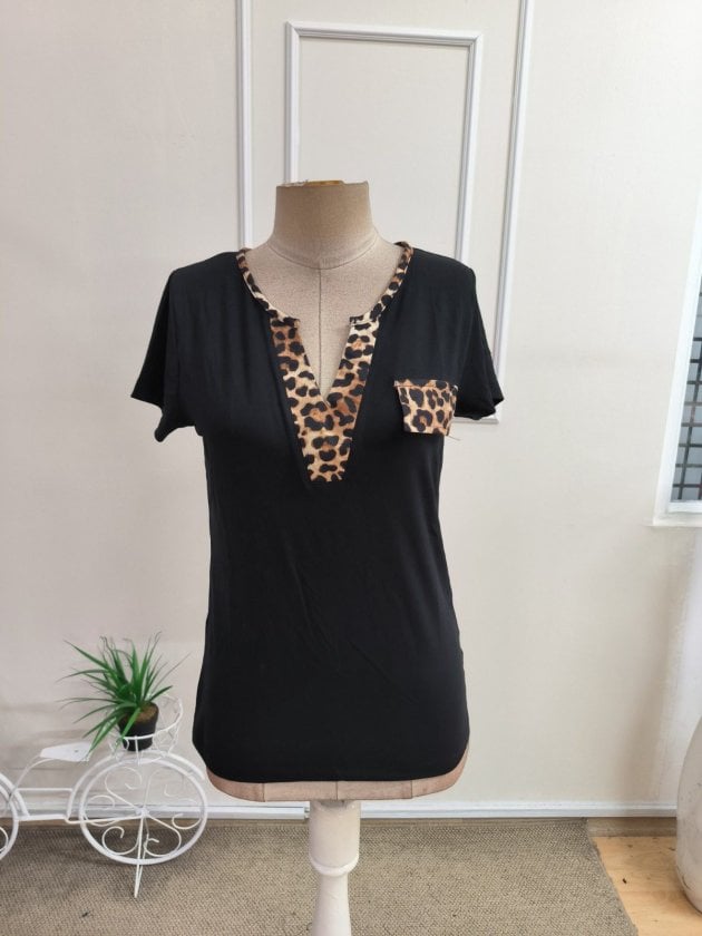 Women's Short-Sleeved V-Neck Leopard Trim Pocket Viscose Blouse - Janes - by Peralane - photo 4