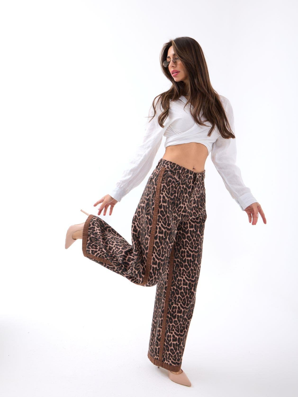 Wide-Leg Leopard Print Trousers with Dark Brown Trim - Fame - by Peralane - photo 5