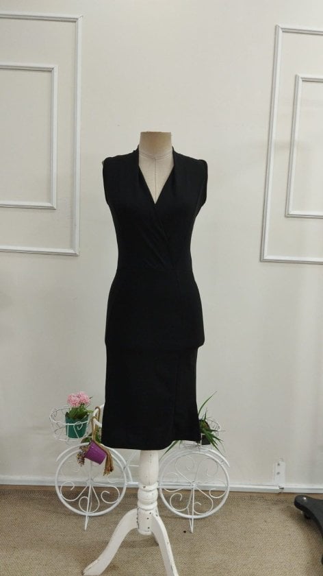 Women's Sleeveless Wrap Midi Dress in Black Crepe - Janes - by Peralane - photo 4