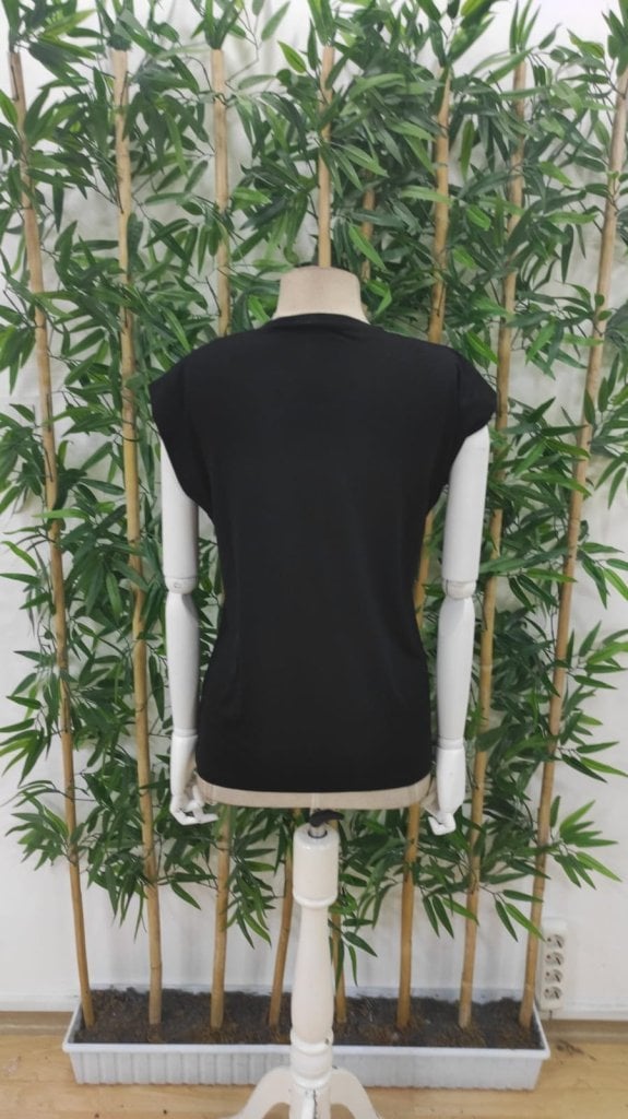 Women's Sleeveless Crew Neck T-Shirt in Black - Janes - by Peralane - photo 6