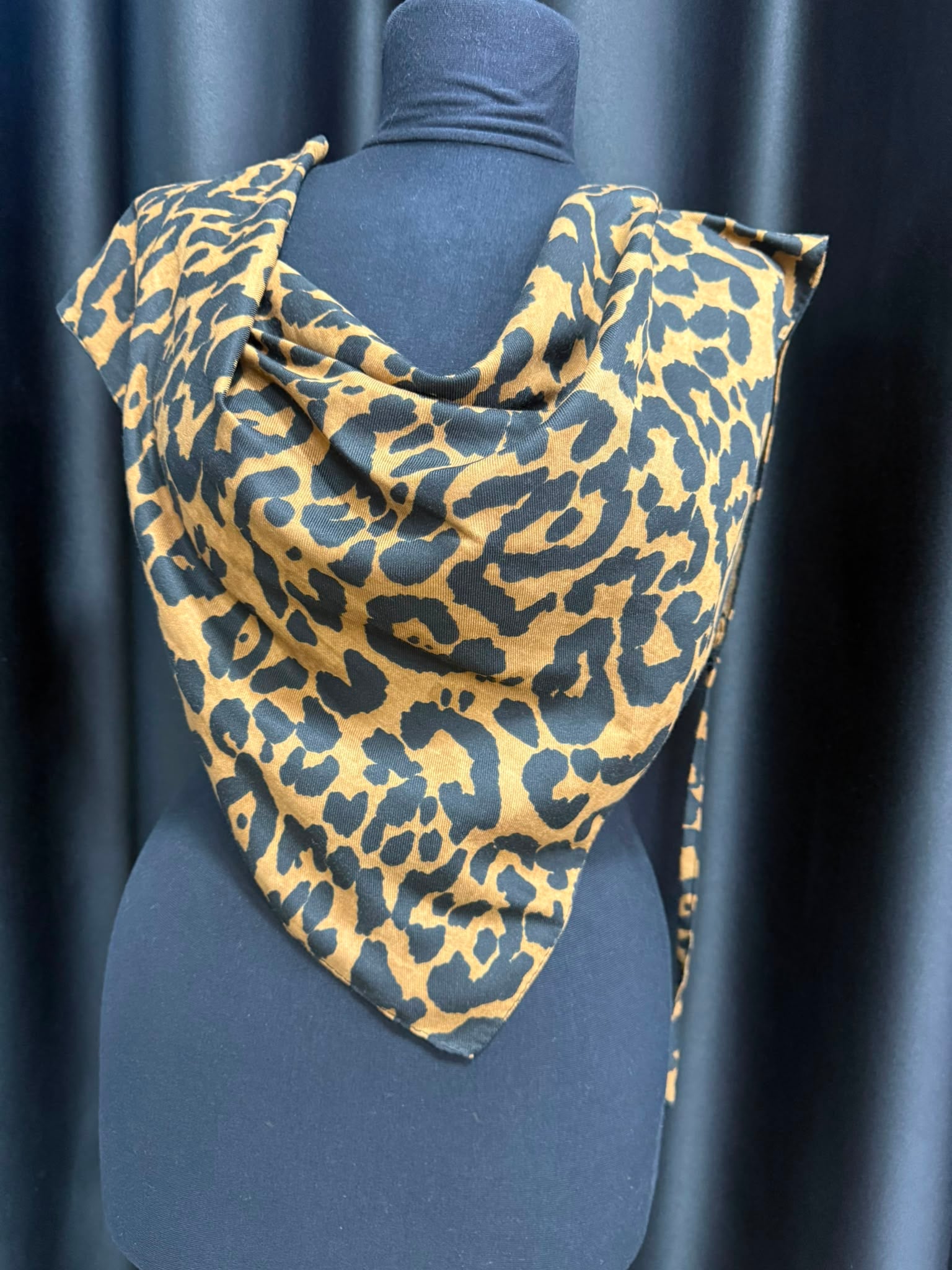 Brown Leopard Print Triangle Scarf - Nesvay - by Peralane - photo 3
