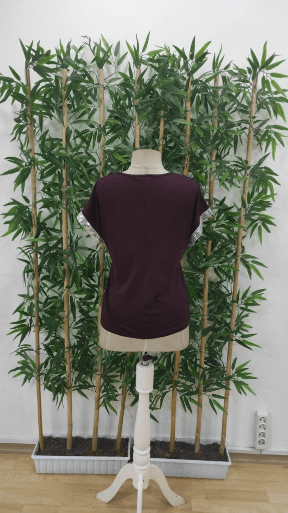 Women's Short-Sleeved V-Neck Knit Blouse with Silver Trim and Front Zipper - Janes - by Peralane - photo 6