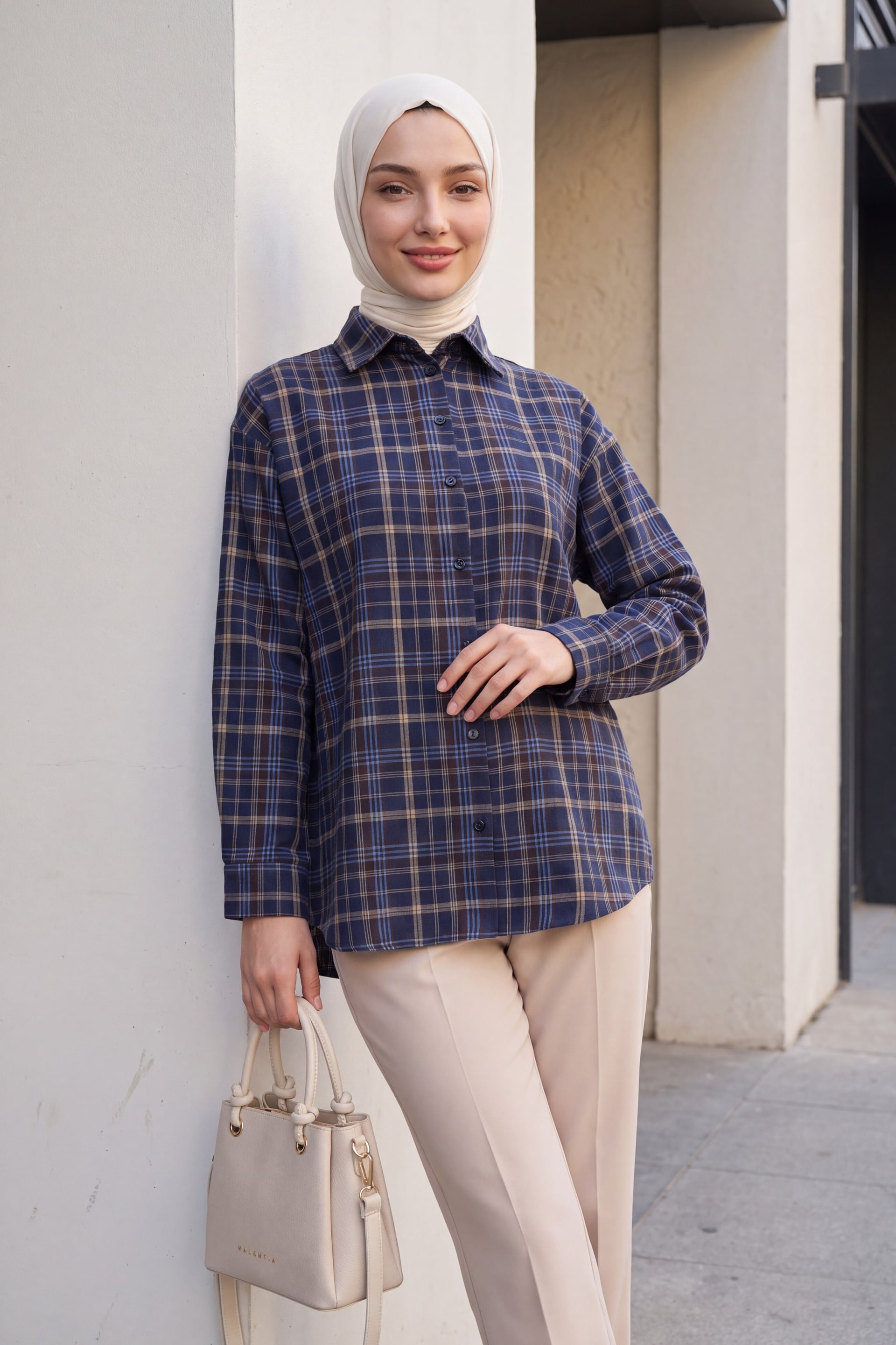 Navy Plaid Oval Cut Oversize Shirt for Women - Podyumplus - by Peralane - photo 2