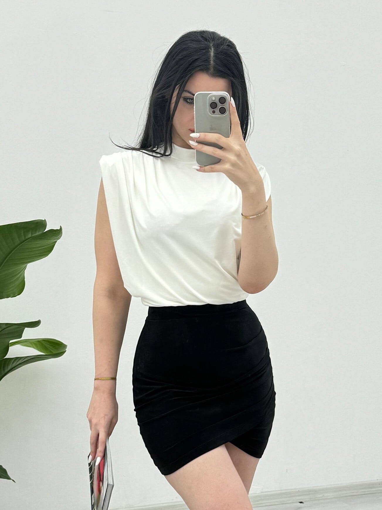 Sleeveless Padded Sandy Blouse - White - Podyumplus - by Peralane - photo 2