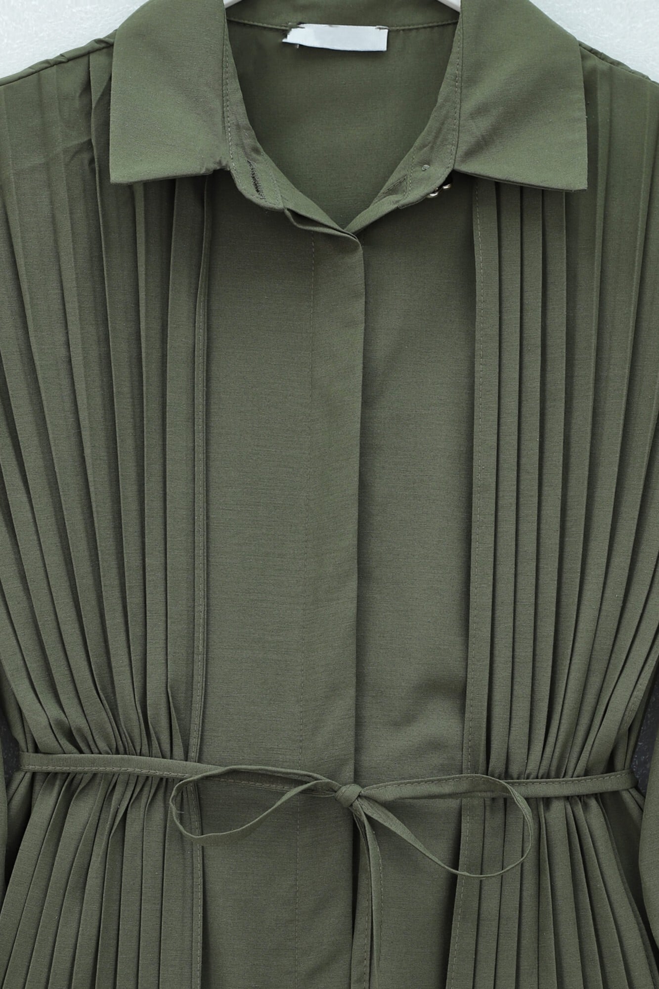 Pleated Poplin Shirt with Hidden Buttons - Olive Green - Podyumplus - by Peralane - photo 7