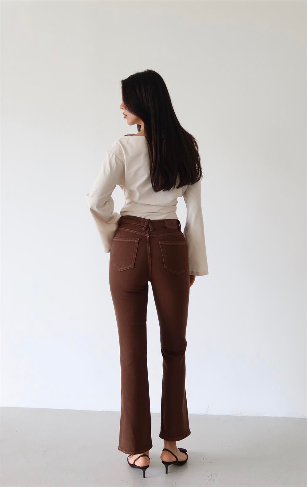 High-Waist Flared Leg Slit Detail Brown Denim Trousers - Lacarino Jeans - by Peralane - photo 5