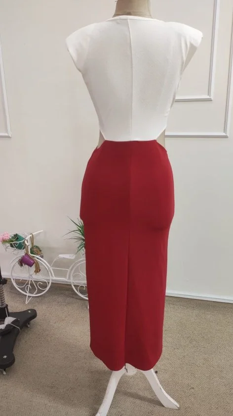 Women's Sleeveless Crew Neck Color Block Dress in White and Red with Padded Shoulders and Side Slit - Janes - by Peralane - photo 6