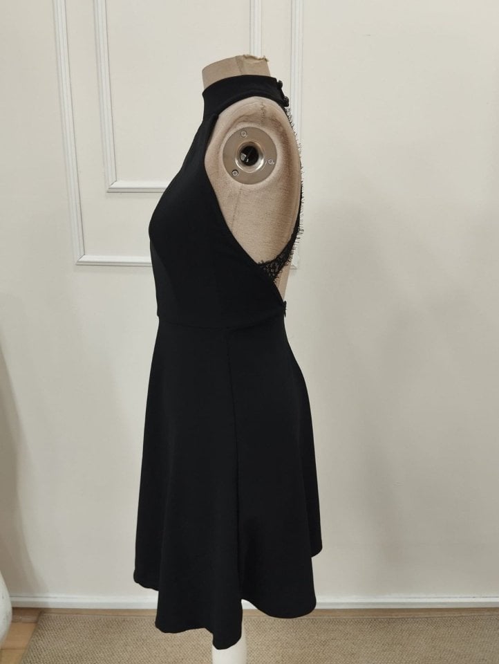 Women's Black Sleeveless Halter Neck Keyhole Dress with Flared Skirt - Janes - by Peralane - photo 7