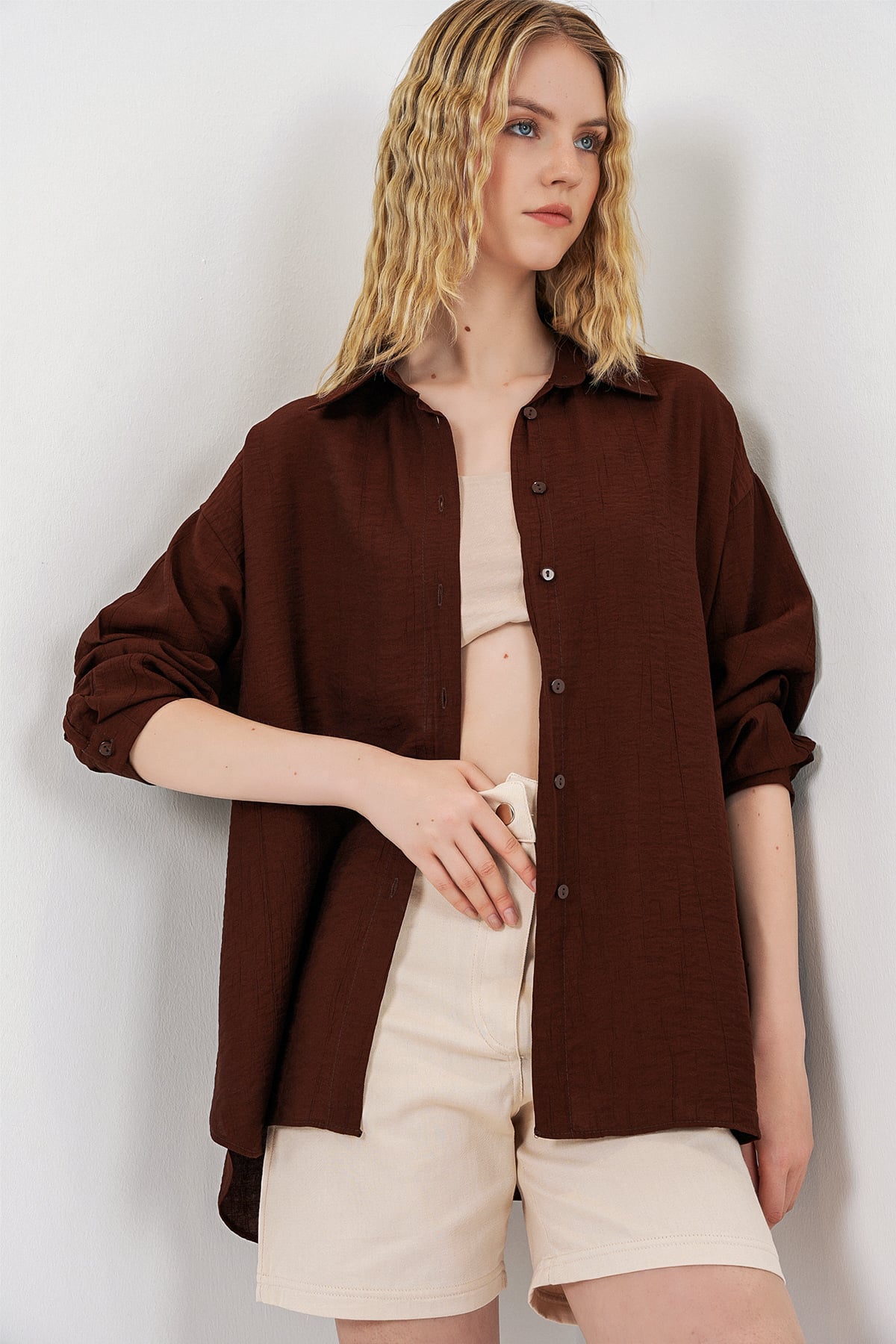 Women's Long Oversize Shirt 20334 - Brown - Bigdart - by Peralane - photo 2