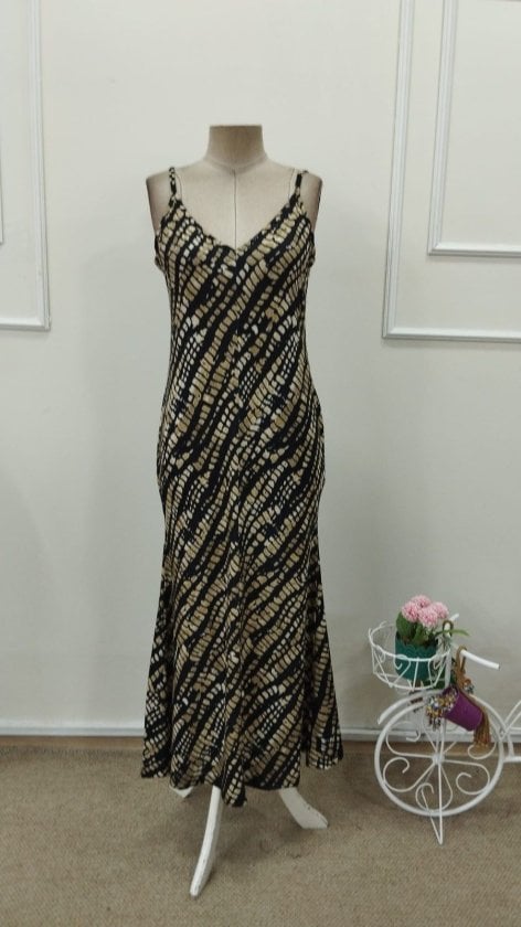 Women's Sleeveless V-Neck Maxi Dress with Abstract Stripe Print - Janes - by Peralane - photo 6
