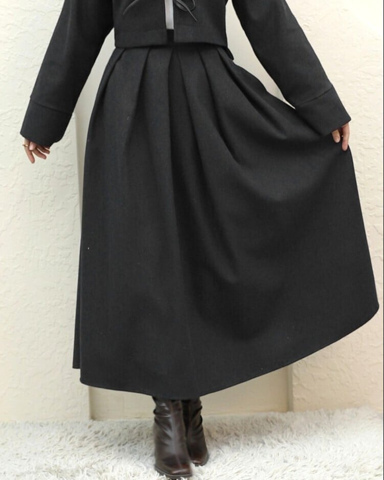 Pleated High-Waist A-Line Skirt with Back Zipper - Black - Podyumplus - by Peralane - photo 6