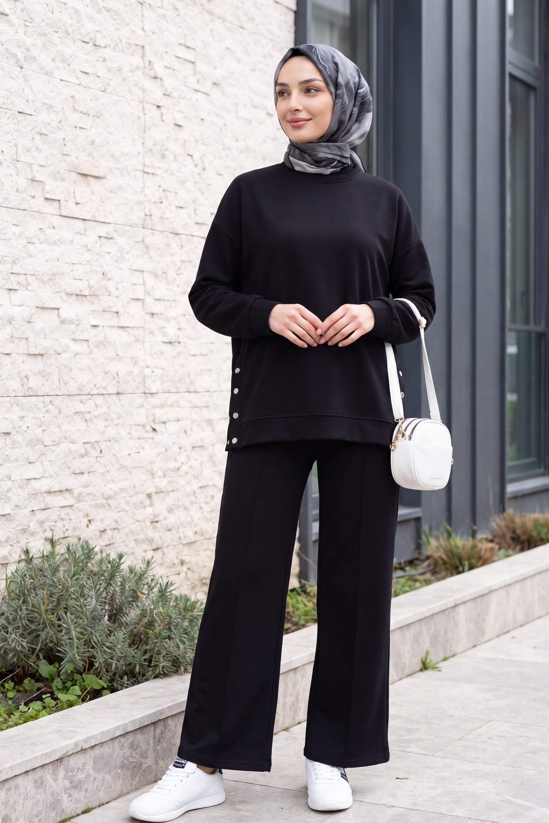 Women's Black Snap-Side Trousers Sweatshirt Set with Decorative Seams - Podyumplus - by Peralane - photo 3