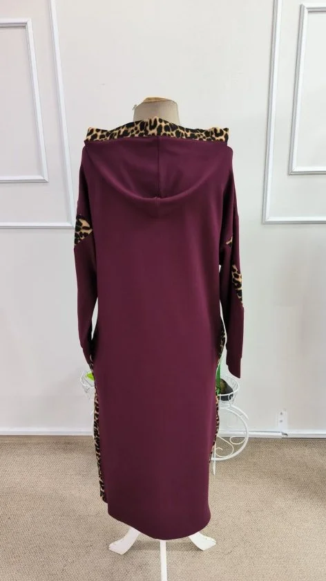 Women's Long-Sleeved Hooded Leopard Detail Pocket Dress in Bordeaux - Janes - by Peralane - photo 6