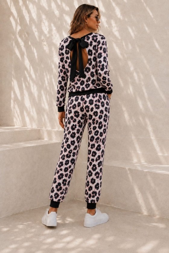 Women's Two-Piece Leopard Print Loungewear Set with Sweatshirt and Trousers - Janes - by Peralane - photo 2