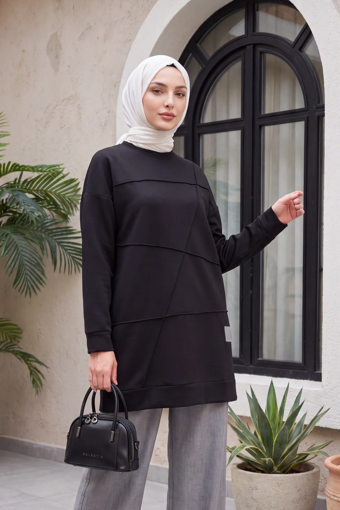 Black Geometric Pattern Crew Neck Tunic - Podyumplus - by Peralane
