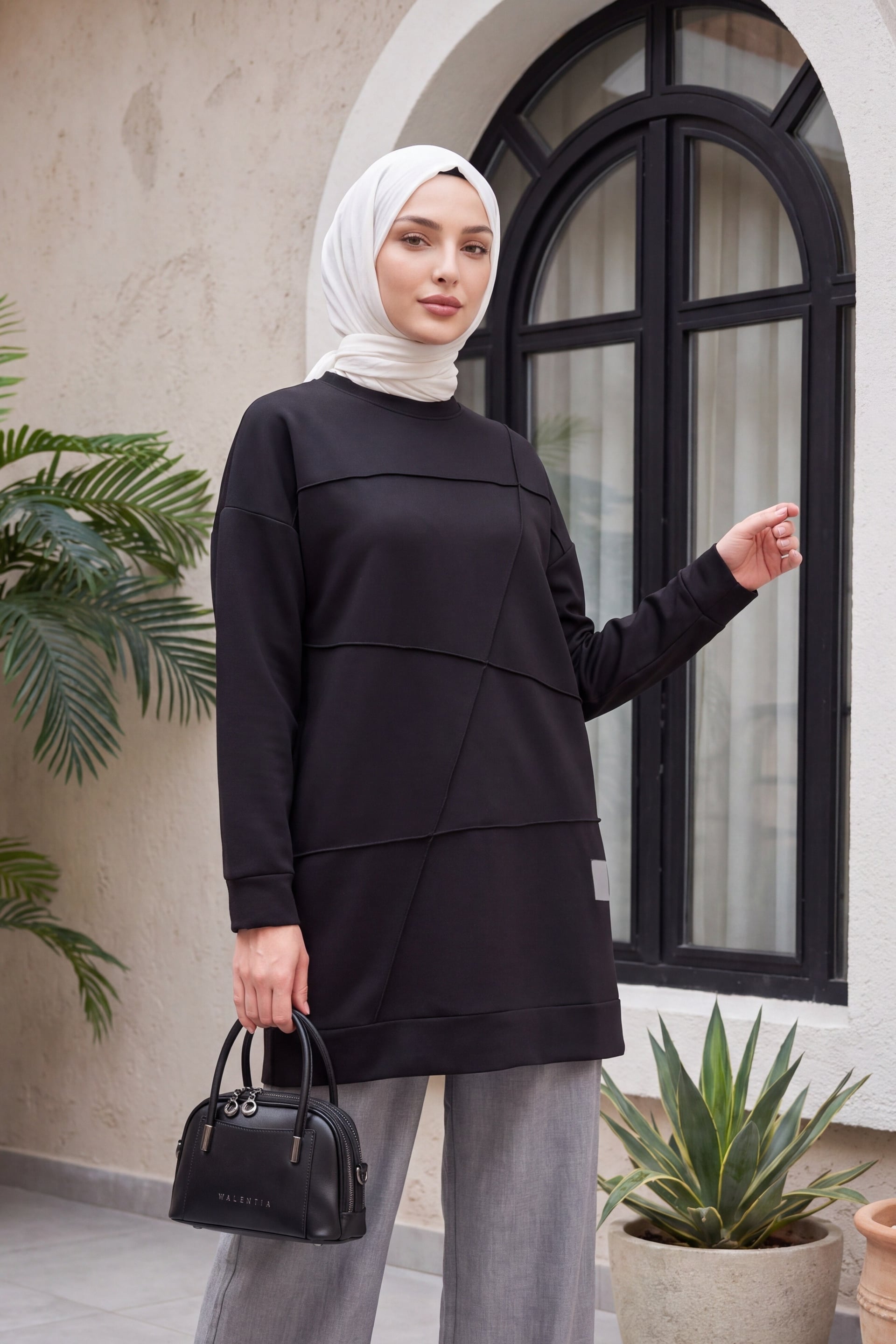 Black Geometric Pattern Crew Neck Tunic - Podyumplus - by Peralane