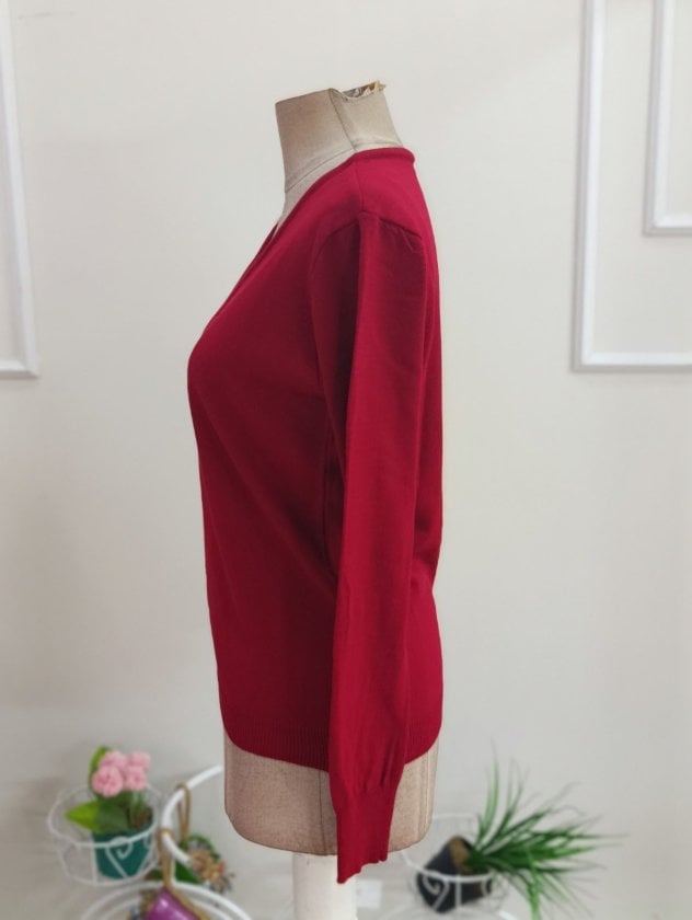 Women's Long Sleeve V-Neck Fine Knit Sweater in Red - Janes - by Peralane - photo 5