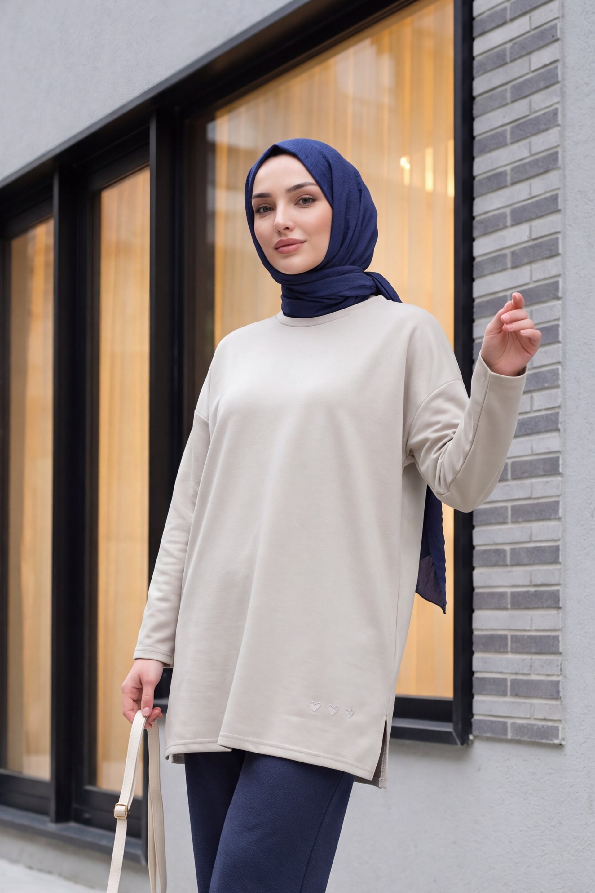 Relaxed Jersey Tunic with Heart Detail and Side Slits - Stone - Podyumplus - by Peralane