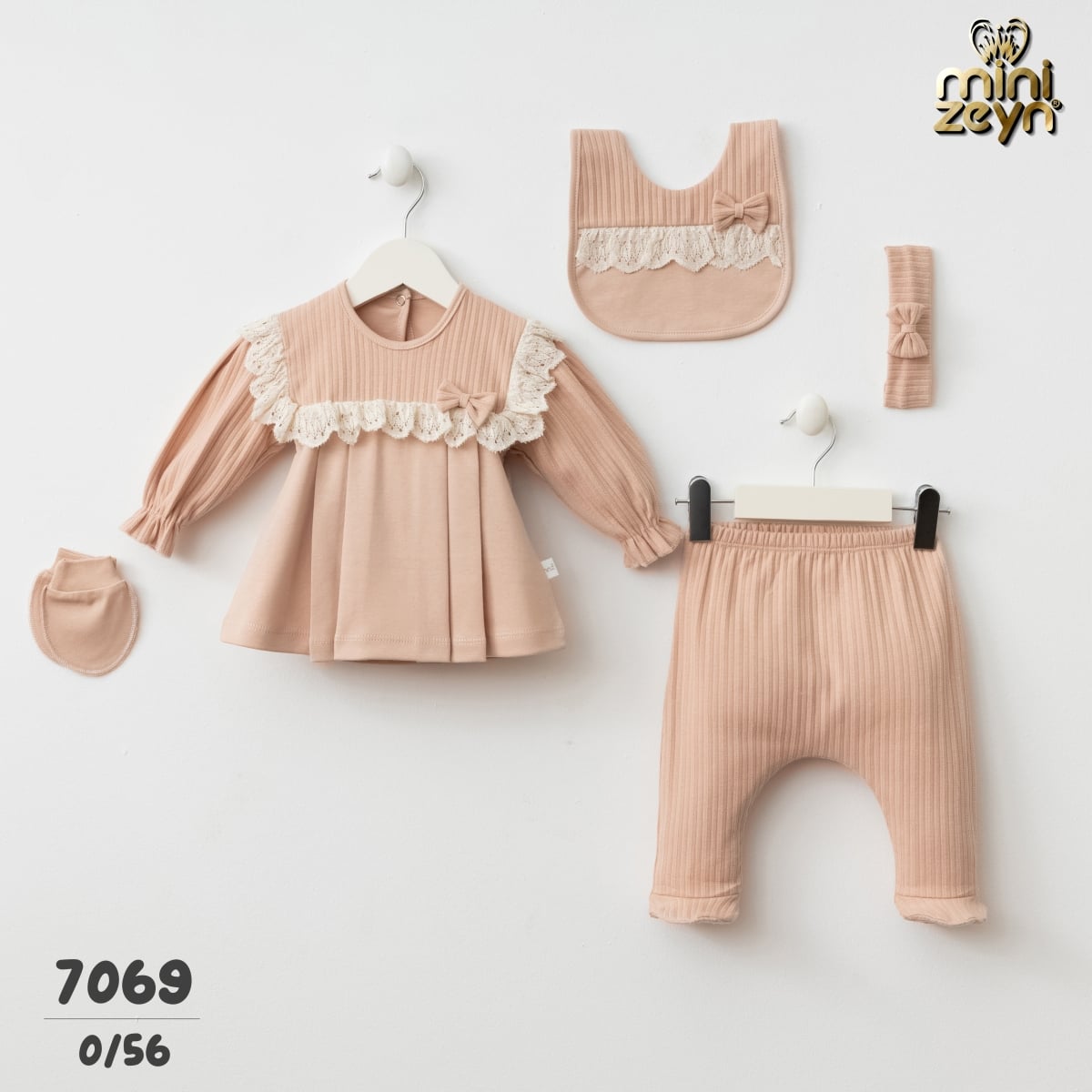 Girls' 4-Piece Newborn Set in Peach Pink with Lace Trim - 0-3M - Minizeyn - by Peralane