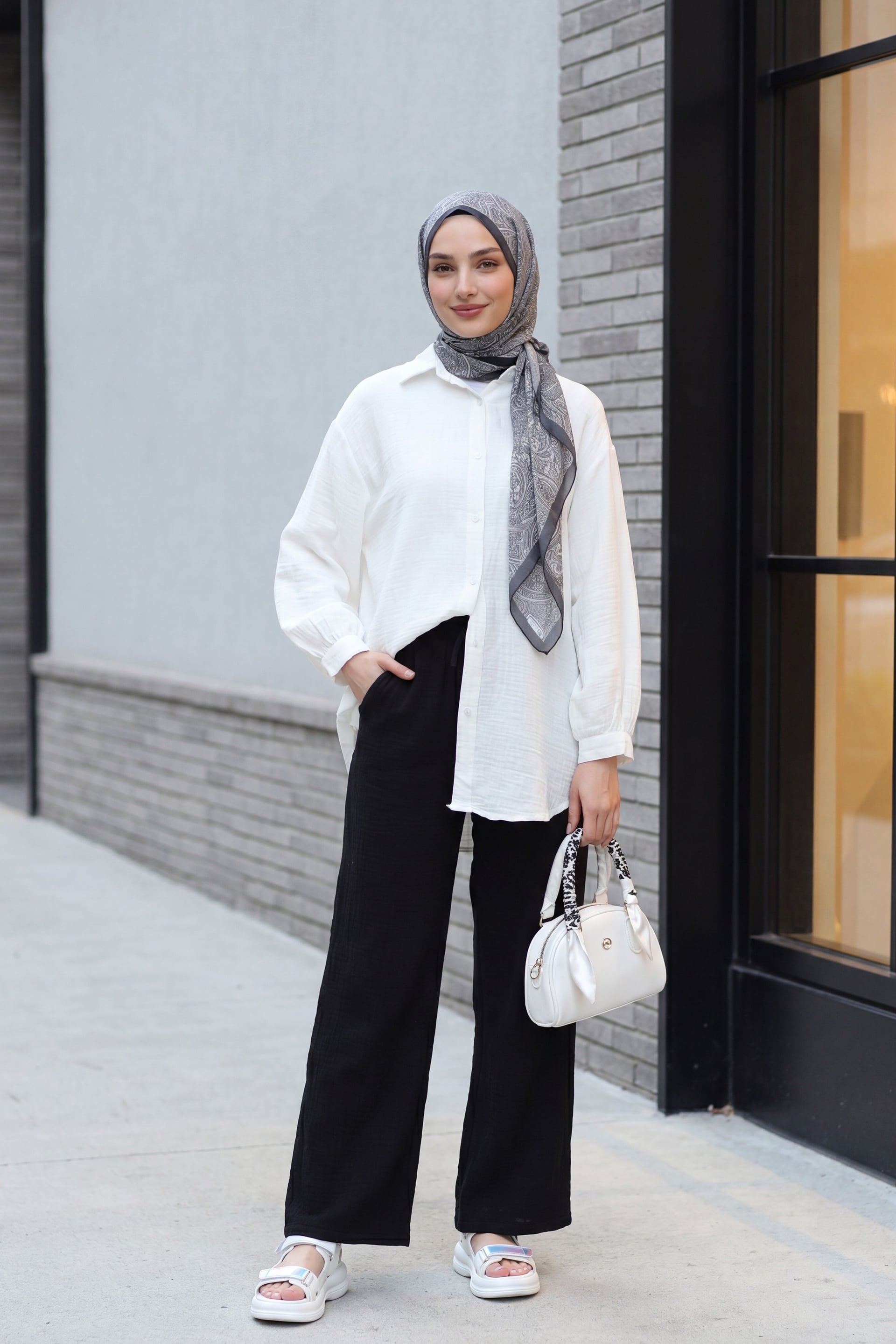 Black Drawstring Waist Pocket Muslin Wide-Leg Trousers - Podyumplus - by Peralane - photo 2