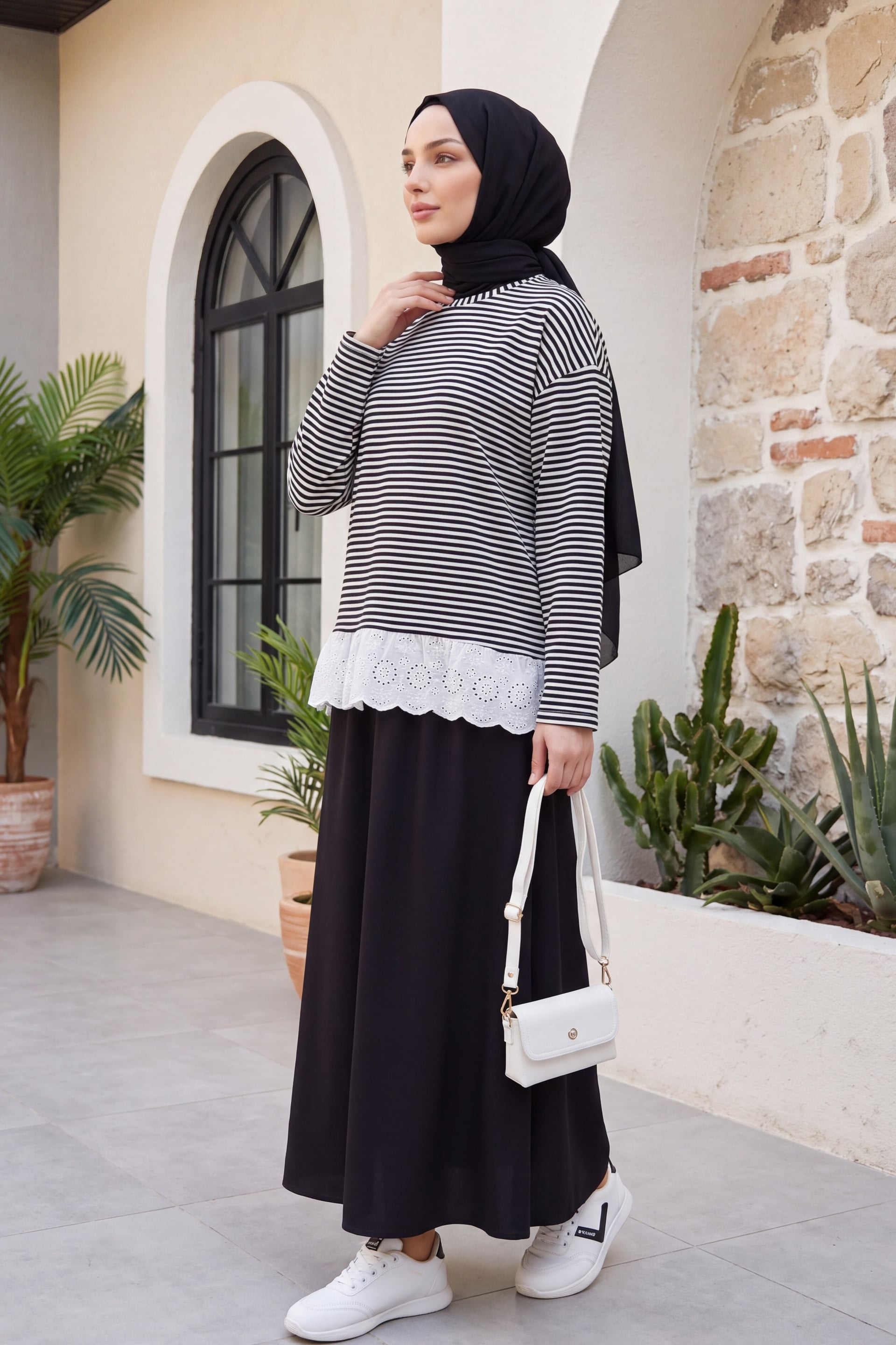 Striped Crew Neck Tunic Sweatshirt with Scalloped Hem - Black - Podyumplus - by Peralane - photo 5