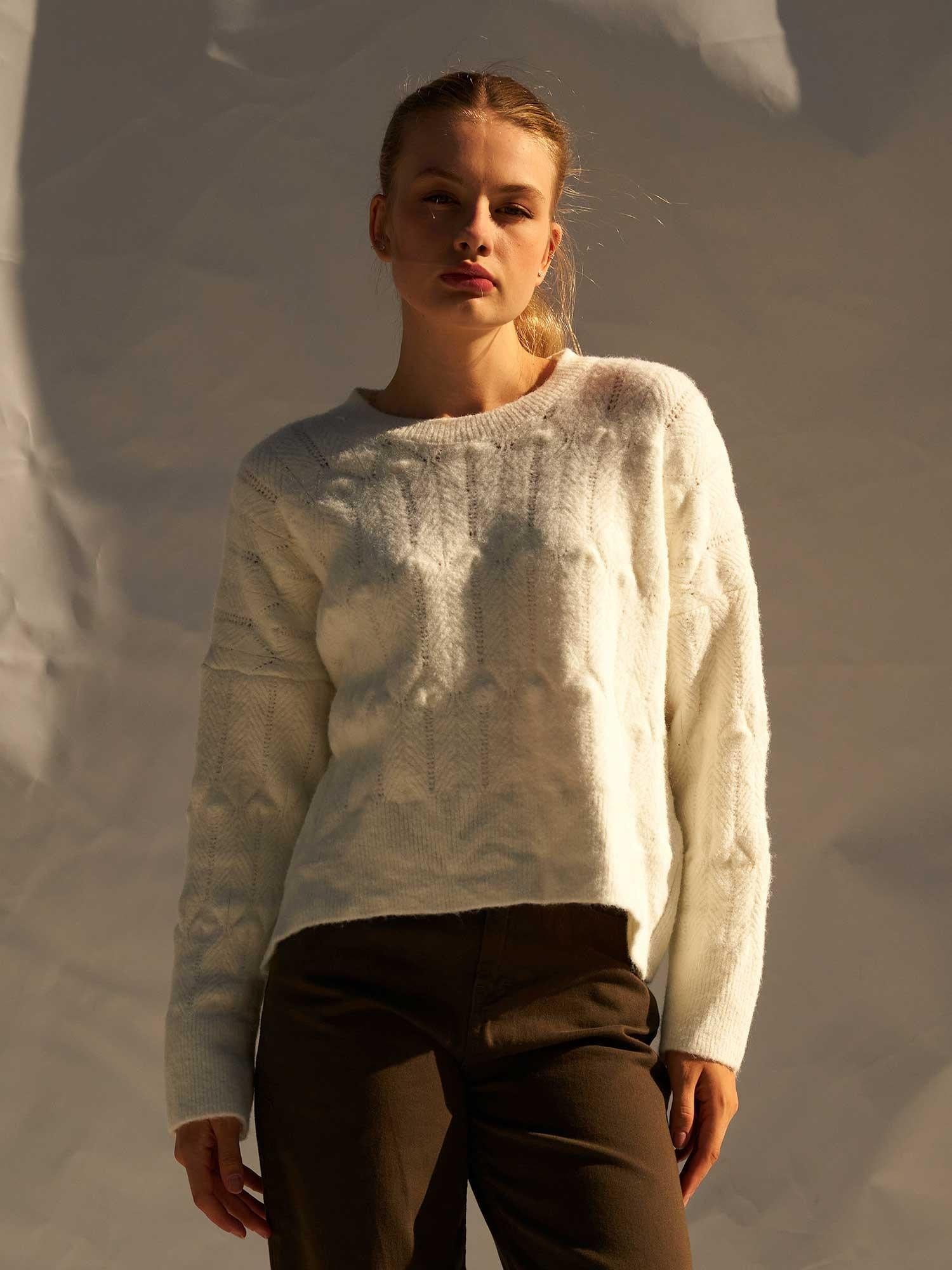Off-White Oversized Crew Neck Knit Sweater with Diamond Pattern - Lefon - by Peralane