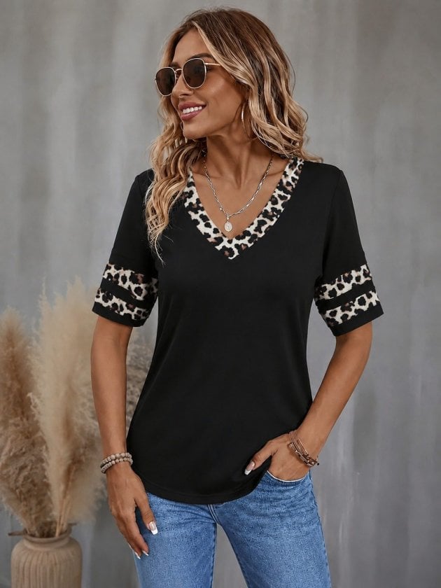 Women's Short-Sleeve V-Neck Leopard Print Viscose Blouse - Janes - by Peralane - photo 2