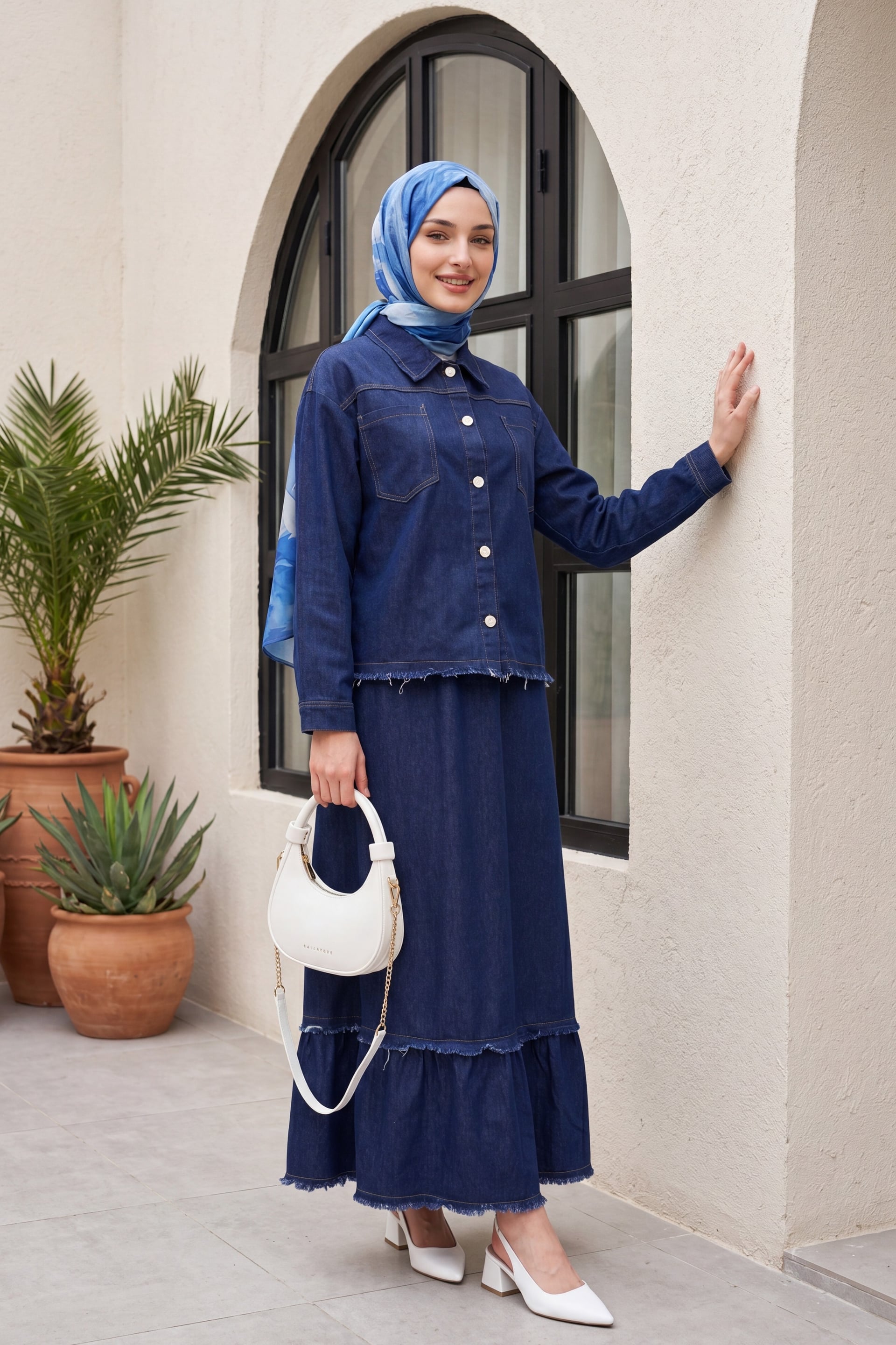 Women's Denim Two-Piece Set with Shirt Collar and Frayed Hem - Dark Navy - Podyumplus - by Peralane