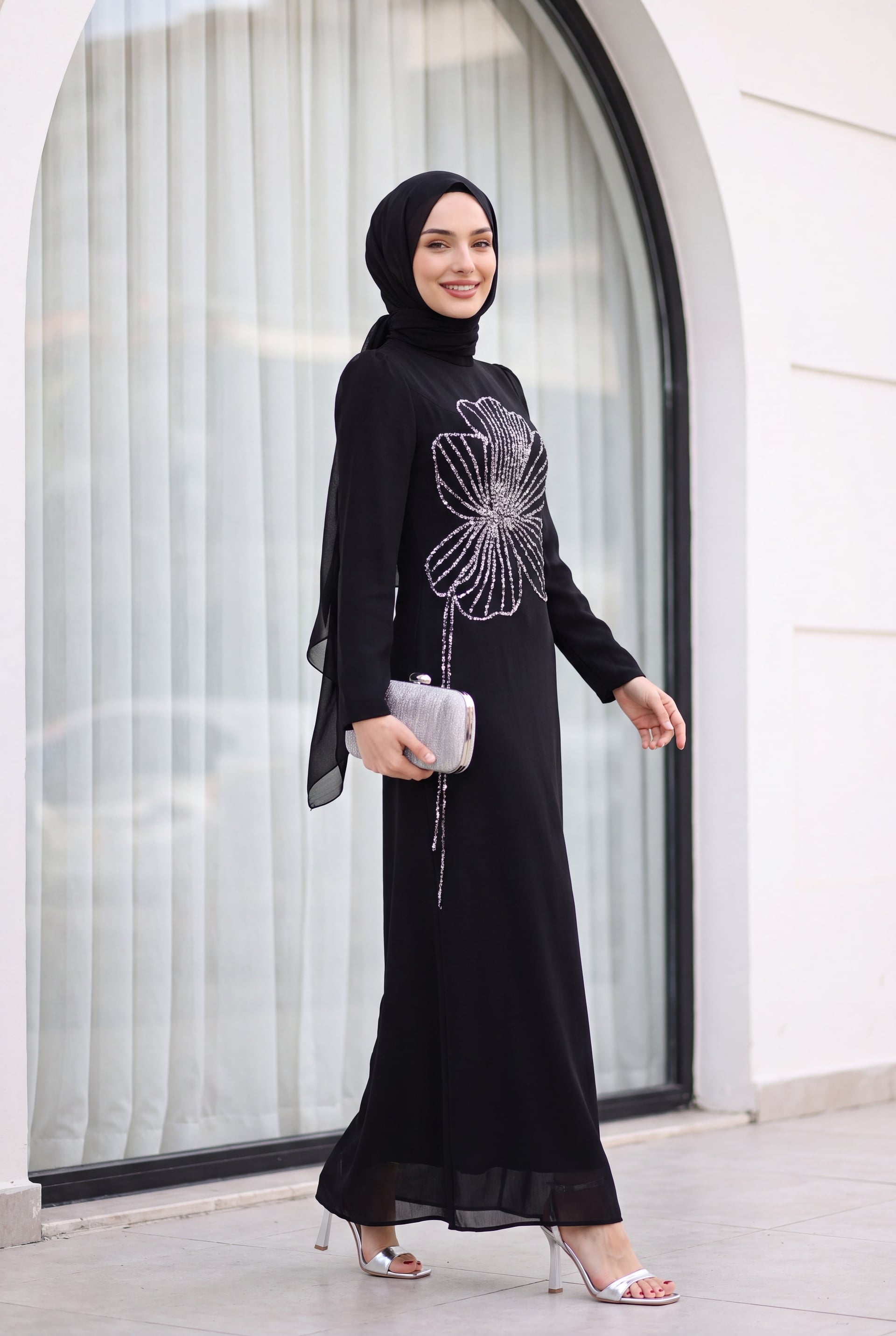Black High Neck Crepe Maxi Dress with Clover Stone Pattern - Podyumplus - by Peralane - photo 2