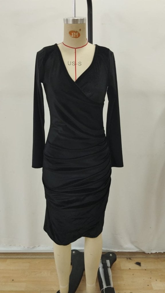 Women's Long Sleeve Wrap V-Neck Midi Velvet Dress with Side Ruched Detail - Janes - by Peralane - photo 4