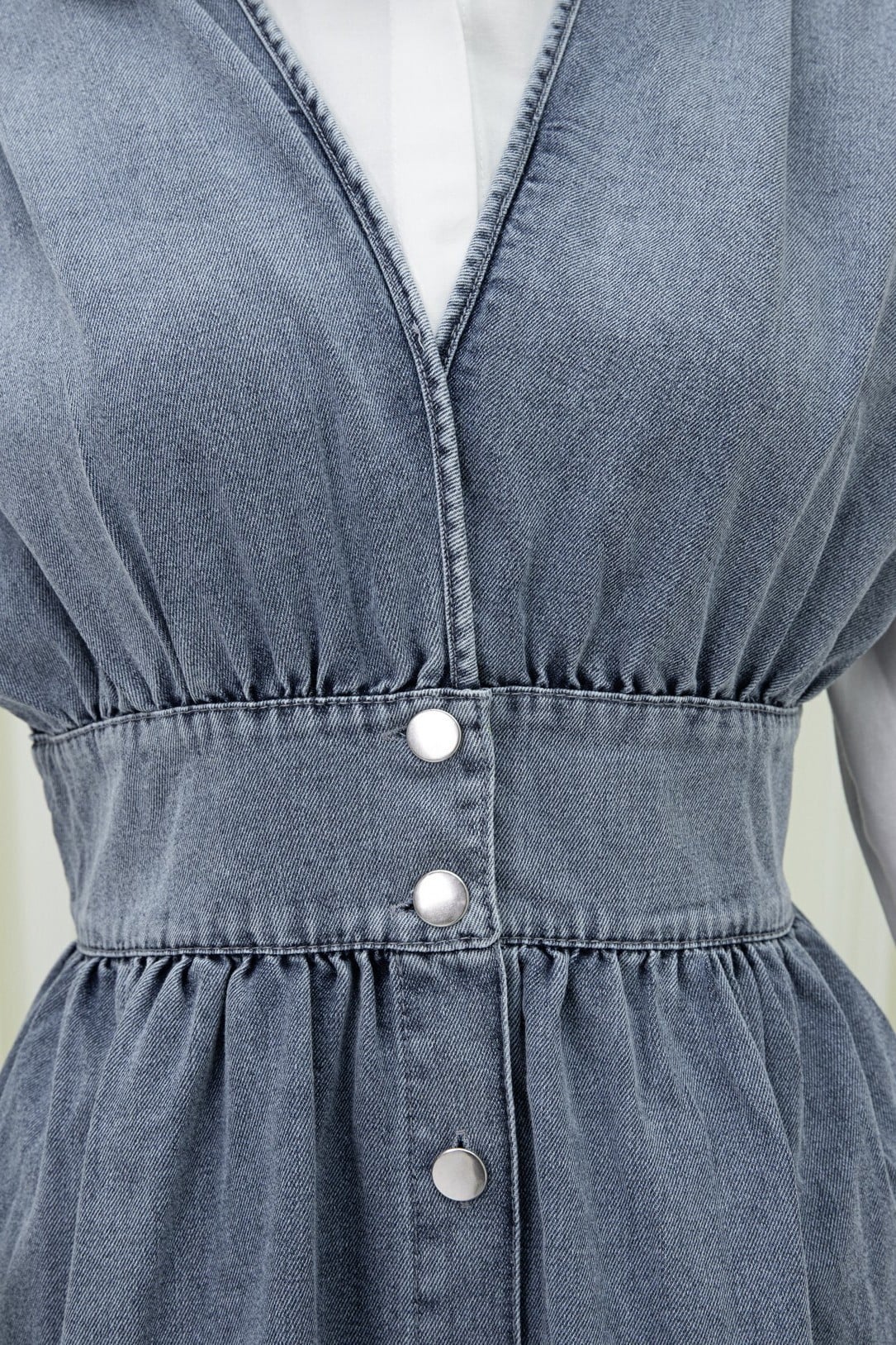Long-Sleeved V-Neck Button-Front Denim Jilbab Dress - Ice Blue - Podyumplus - by Peralane - photo 4