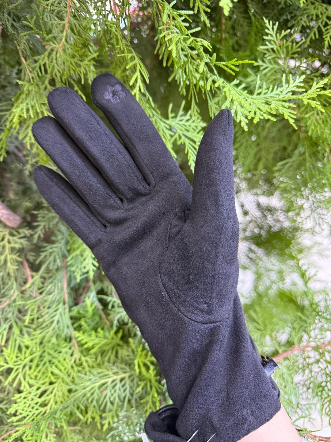 Black PU Leather Gloves with Gold Chain Detail - Nesvay - by Peralane - photo 5