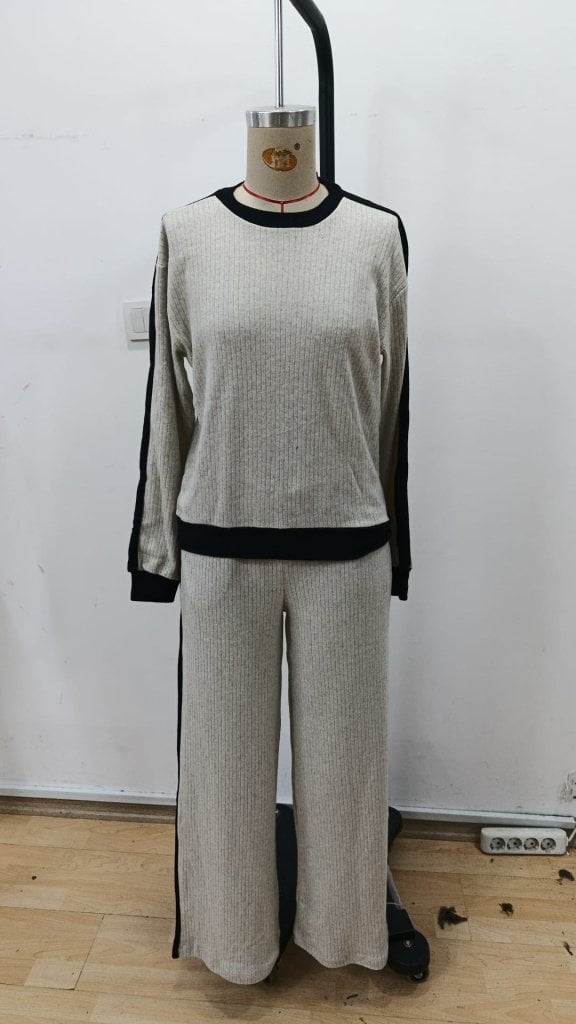 Women's Long Sleeve Crew Neck Brushed Knit Sweatshirt and Wide Leg Trousers Two-Piece Set - Janes - by Peralane - photo 6