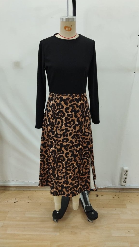 Women's Long Sleeve Crew Neck Jersey T-Shirt with Leopard Print Midi Skirt Set - Janes - by Peralane - photo 5